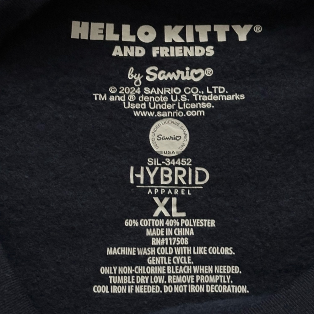 Hello Kitty Crewneck - Picture 4 of 7